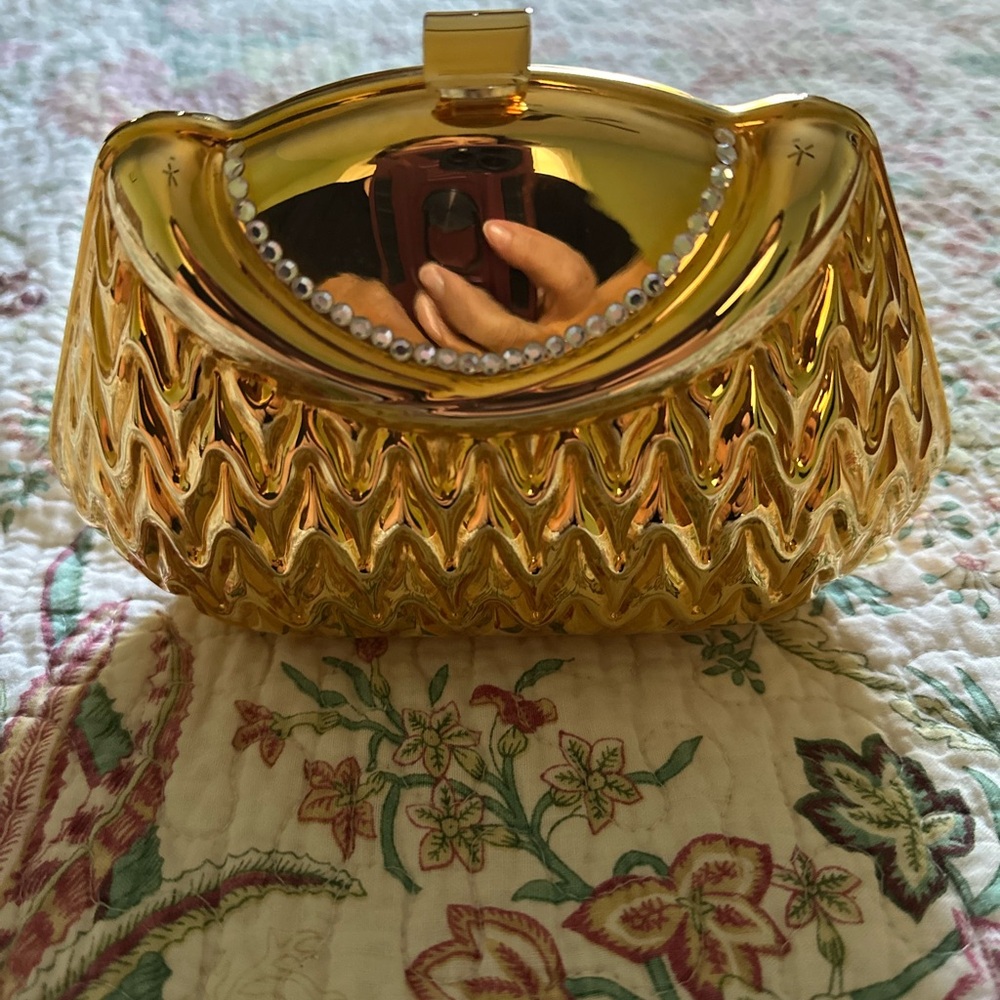Gold Original 1980s Vintage Bags,
A GOLD SHELL-RHINESTONE CLUTCH PURSE NWOT. - Picture 7 of 10